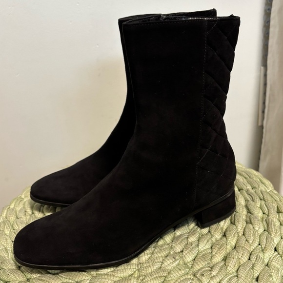 AQUATALIA Gail Black Quilted Suede Mid Calf Low Heel Boots - Picture 1 of 7